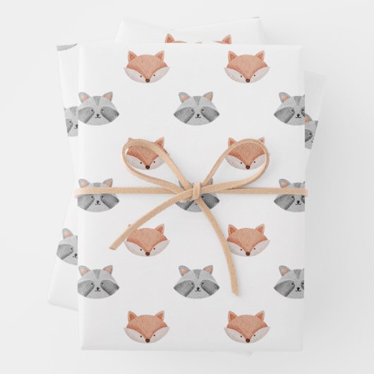 Cute fox en wasbeerpatroon. Houtlanddieren Inpakpapier Vel (In situ)