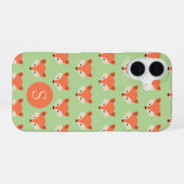 Cute Fox Pattern op Green Monogram iPhone 16 Hoesje (Achterkant horizontaal)