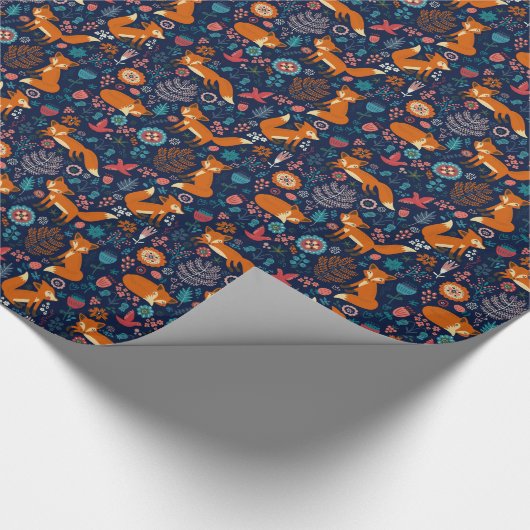 Cute Foxes Birds & Flowers Pattern Cadeaupapier (Hoek)