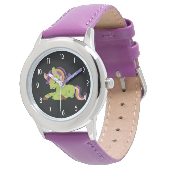Cute Frankenstein Unicorn Halloween Horloge (Gekanteld)