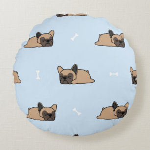 Cute franse buldog puppy die naadloos slaapt rond kussen