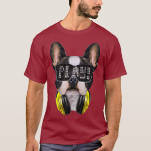 Cute French Bulldog als DJ met een Schimmelglas en T-shirt