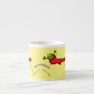 Cute frog in een rode sock springende cartoon espresso kop