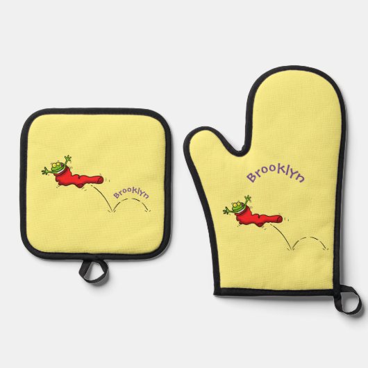 Cute frog in een rode sock springende cartoon ovenwant & pannenlap set (Voorkant)