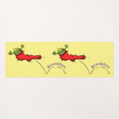 Cute frog in een rode sock springende cartoon yogamat (Voorkant (horizontaal))