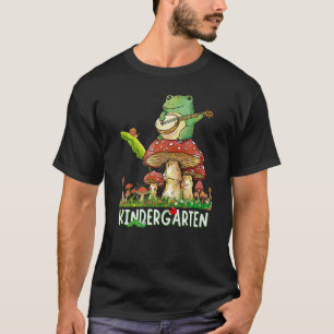 Cute Frog Plays Banjo Snagelpaddenstoel Kindergart T-shirt