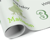 Cute Frogs in Lily Pond Birthday Kids Name Age Cadeaupapier (Rol Hoek)