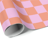 Cute Fun Modern Checkerboard Coral Pink Geometric Cadeaupapier (Rol Hoek)