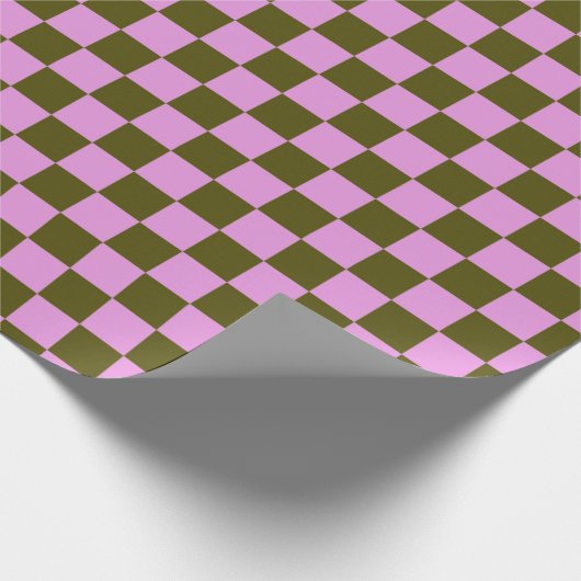 Cute Fun Modern Checkerboard Olive Lila Geometric Cadeaupapier (Hoek)