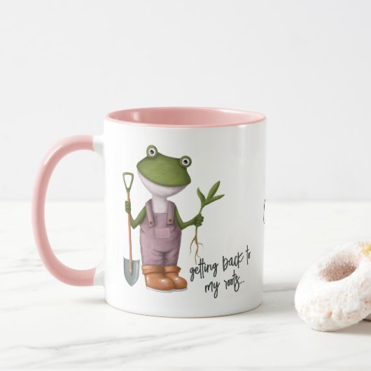 Cute Funny Frog Gardening Persoonlijke naam Mok (Met donut)