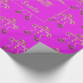 Cute Funny Gingerbrood Man Pink and Gold Kerstmis Cadeaupapier (Hoek)