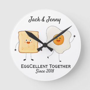 Cute Funny Happy Toast Eggcelent Samen Ronde Klok