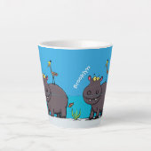 Cute funny hippopotamus with bird cartoon latte mok (Voorkant)