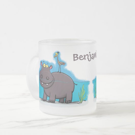 Cute funny hippopotamus with bird cartoon matglas koffiemok (Voorkant links)