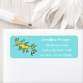 Cute funny leafy sea draak cartoon illustratie etiket (Insitu)