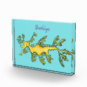 Cute funny leafy sea draak cartoon illustratie fotoblokken (Rechts)