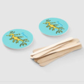 Cute funny leafy sea draak cartoon illustratie handwaaier (Niet-gemonteerd)