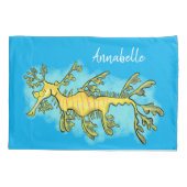 Cute funny leafy sea draak cartoon illustratie kussensloop (Achterkant)