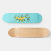 Cute funny leafy sea draak cartoon illustratie persoonlijk skateboard (Horizontaal)