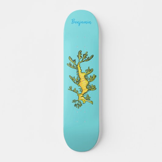 Cute funny leafy sea draak cartoon illustratie persoonlijk skateboard (Voorkant)