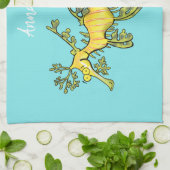 Cute funny leafy sea draak cartoon illustratie theedoek (Gevouwen)