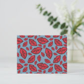 Cute Funny Lips Pattern Blue Background Briefkaart (Staand voorkant)