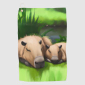 Cute Funny Napping Capybaras door Pond Golfhanddoek (Voorkant)
