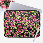Cute Garden Flowers Roze Groen op Zwarte Achtergro Laptop Sleeve<br><div class="desc">Cute Garden Flowers Roze Groen op zwarte achtergrond laptophoes.</div>