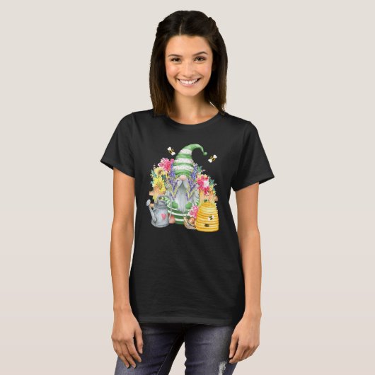Cute Garden Gnome with bijen and Flowers Gardener T-shirt (Voorkant volledig)