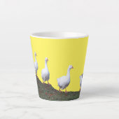 Cute Geese Cust. Gele latte Mok (Voorkant)