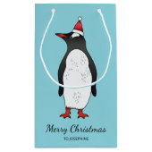 Cute Gentoo Penguin die een kersthat op blauw heef Klein Cadeauzakje (Achterkant)