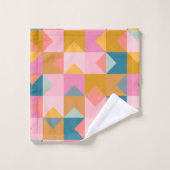 Cute Geometric Pattern in Blauwgroen Roze and Yell Bad Handdoek (Wasdoekje)