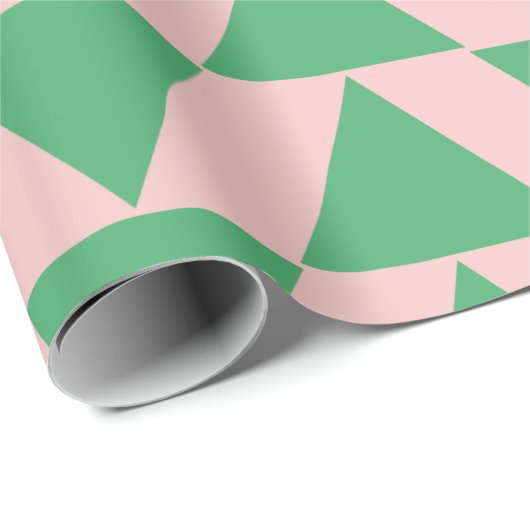 Cute Geometric Triangle Pattern in Roze and Green Cadeaupapier (Rol Hoek)