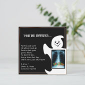 Cute Ghost met Snoep Halloween Party Uitnodigingen (Staand voorkant)