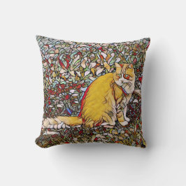 Cute ginger cat voor een wandeling kussen