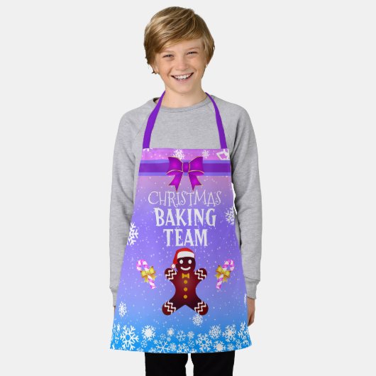 Cute Gingerbrood Man met Snowflakes Baking Team Schort (Gedragen)