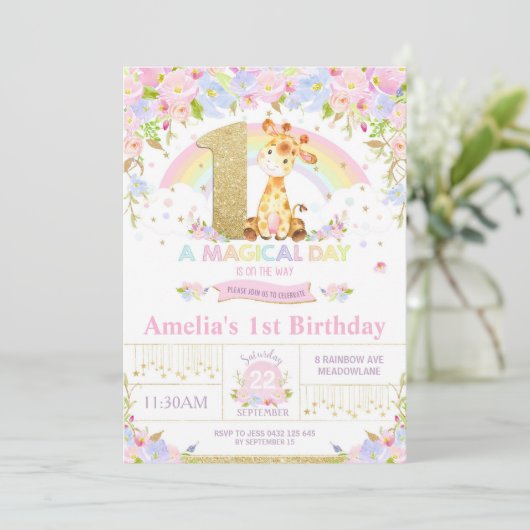 Cute Giraffe 1st Birthday Party Invitation Girl Kaart (Staand voorkant)