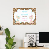 Cute Giraffe Gender onthullen of Twins Baby shower Poster (Thuiskantoor)