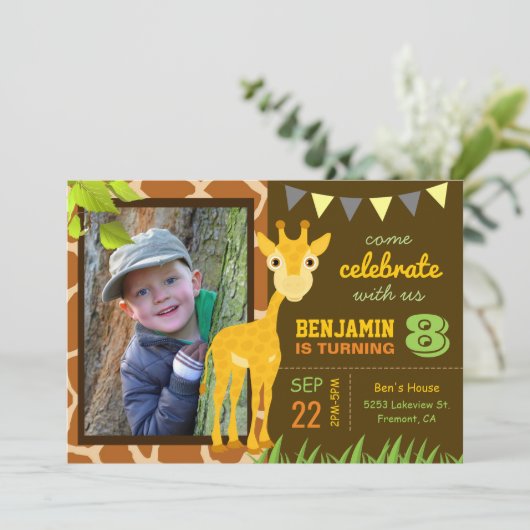 Cute Giraffe Kids Birthday Party Photo Invitation Kaart (Staand voorkant)