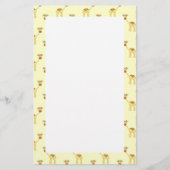 Cute Giraffe Pattern op Yellow. Briefpapier (Voorkant)