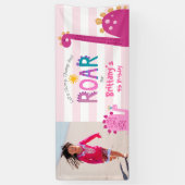 Cute Girl Dinosaur Stomp Chomp Roar Foto Birthday Spandoek (Verticaal)