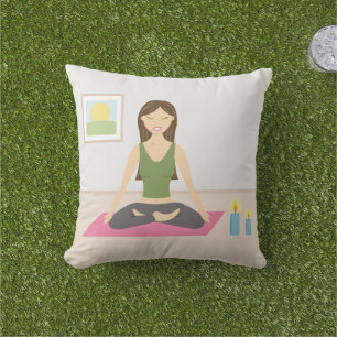 Cute Girl doet Yoga in een  kamer Buitenkussen