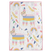 Cute Girl's Llama Rainbow Birthday Party Medium Cadeauzakje (Achterkant)