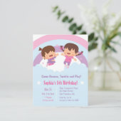 Cute Girls springplank op Clouds Birthday Party Kaart (Staand voorkant)