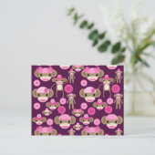Cute Girly Pink Sock Monkeys Girls op Paars Briefkaart (Staand voorkant)
