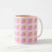 Cute Girly Pink Strawberry Pattern Tweekleurige Koffiemok (Voorkant rechts)