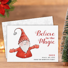 Cute Gnome Believe in de Magic Red Kerstmis Feestdagenkaart