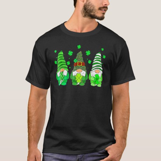 Cute Gnomes Holding Shamrock Leopard Plaid St Patr T-shirt (Voorkant)