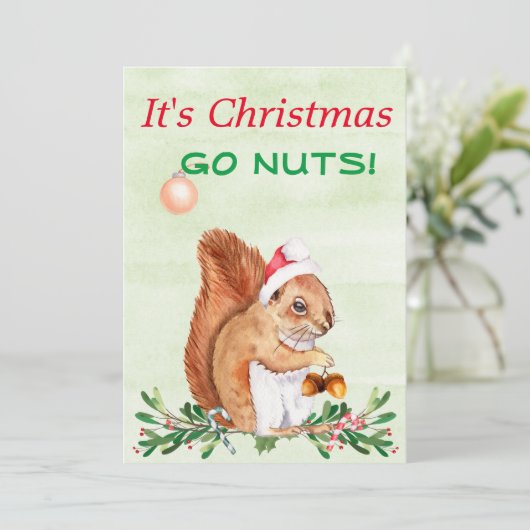 Cute Go Nuts Squirrels Kerstmis Feestdagenkaart (Staand voorkant)
