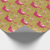 Cute Gold en Red Santa Sleigh Kinder kerstmis Cadeaupapier (Hoek)